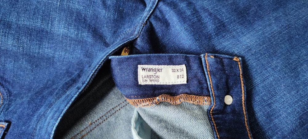 Jeansy Wrangler Larston