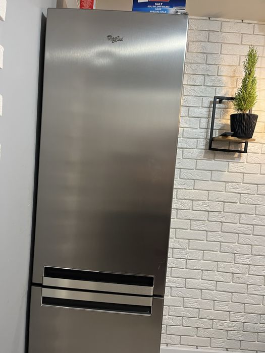 Холодильник whirpool