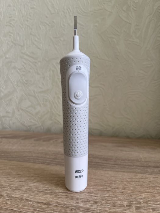 Електро зубна щітка Otal-B Braun Vitality Pro