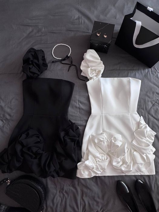 Розкішна біла сукня з квітковим декором – для особливих подій