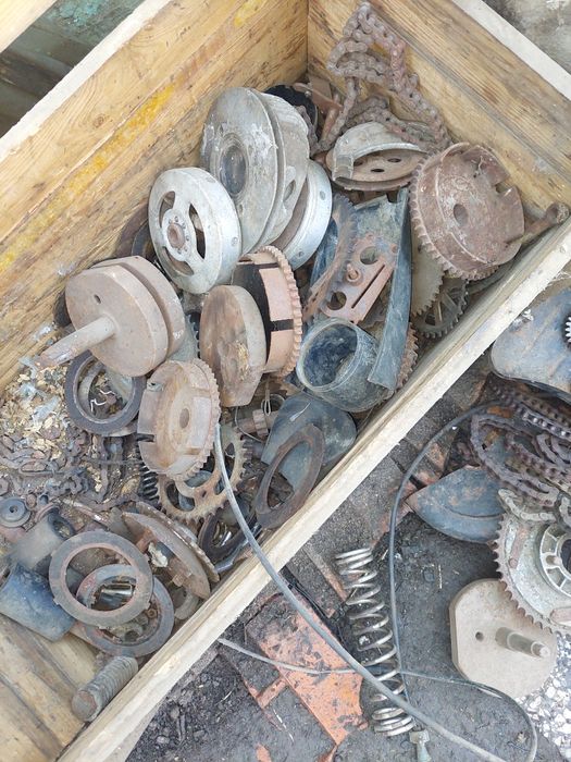 Продам циліндри панонія та інші запчастини.