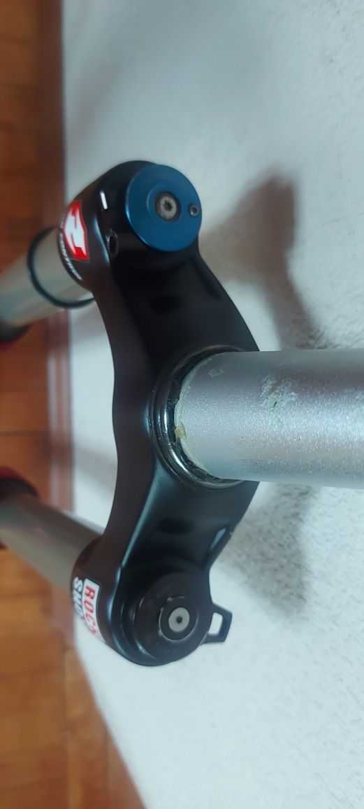 Rock shox lyrik RLR 180мм