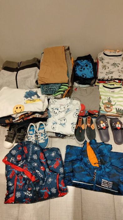 Mega paka ubrań dla chłopca Dresy,bluzy, dres,,kamizelki,koszulki,buty