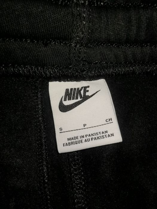 Spodnie nike czarne nowe