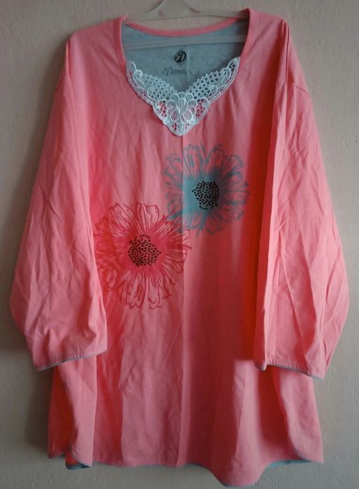 Łososiowa bluzka z szarymi wstawkami i koronką Damana