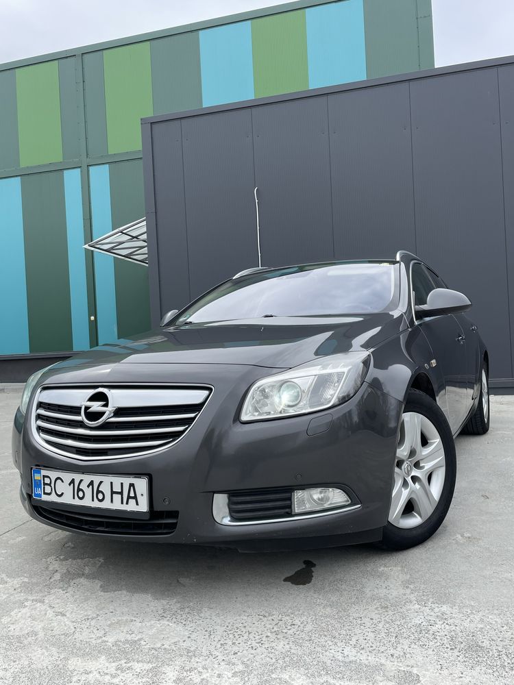 Opel Insignia 2.0 дизель Автомат