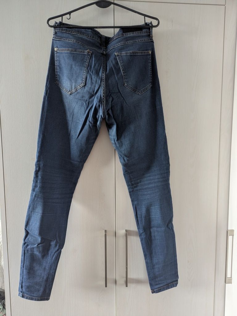 Jeansy rurki Reserved rozmiar 38