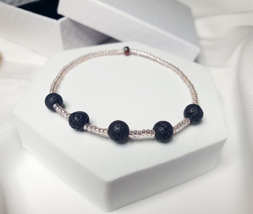 Bransoletka z ławą wulkaniczną - odpowiednia do aromaterapii