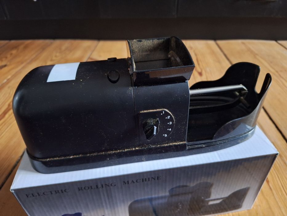 Nabijarka do papierosów ( obsługuje trzy grubości gilz)