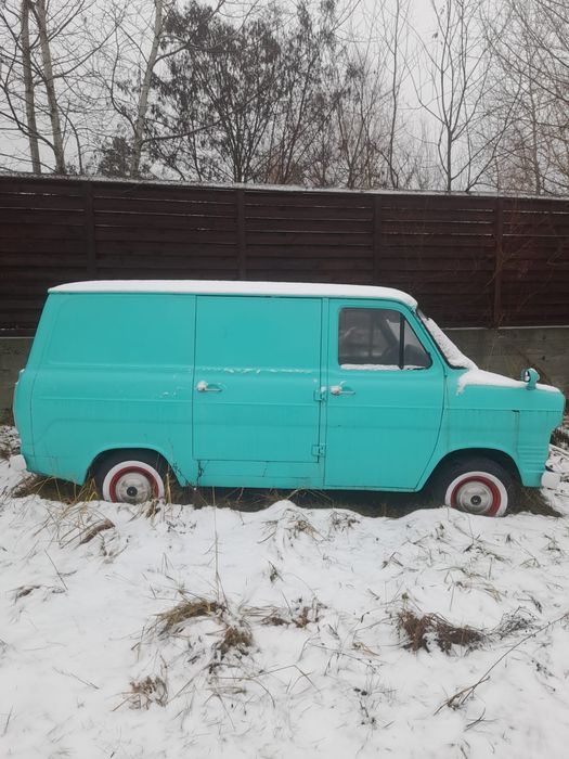 Ретро Ford transit mk1 1959 року випуску