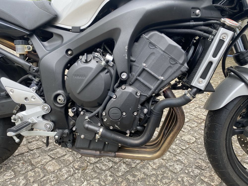 Yamaha FZ6 S2! Potência de 98cv e 600cc