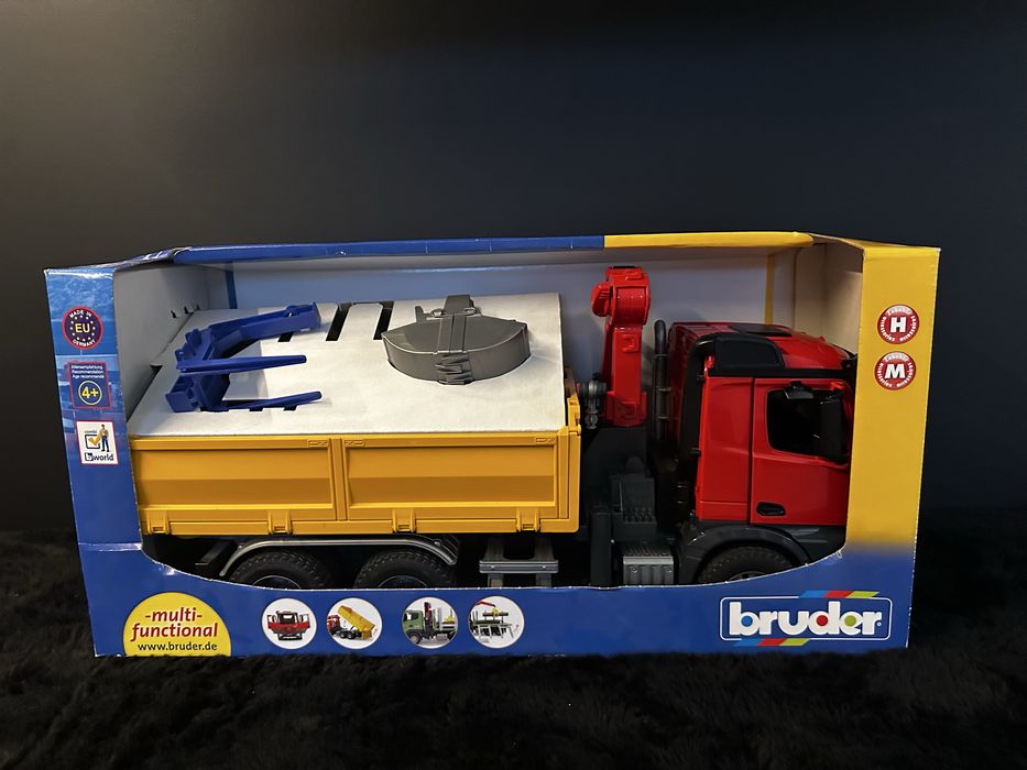 Bruder Mercedes-Benz Arocs 1:16 komplet akcesoriów