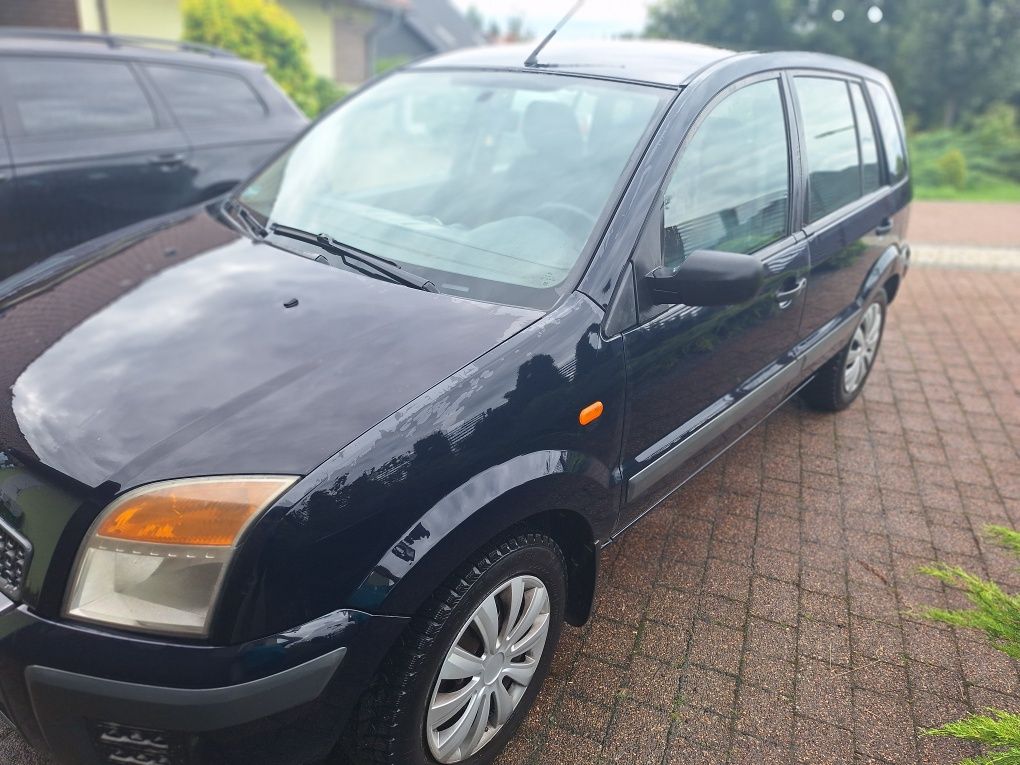 Ford Fusion 1.4 bezyna