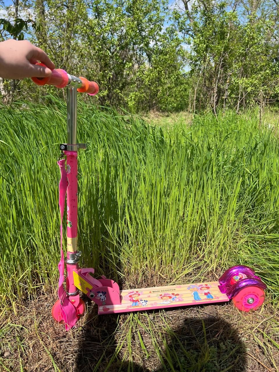 Самокат для девочки Maxi Scooter