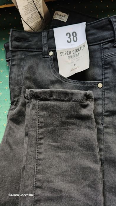 Calças pretas super strectch skinny da Primark. Novas