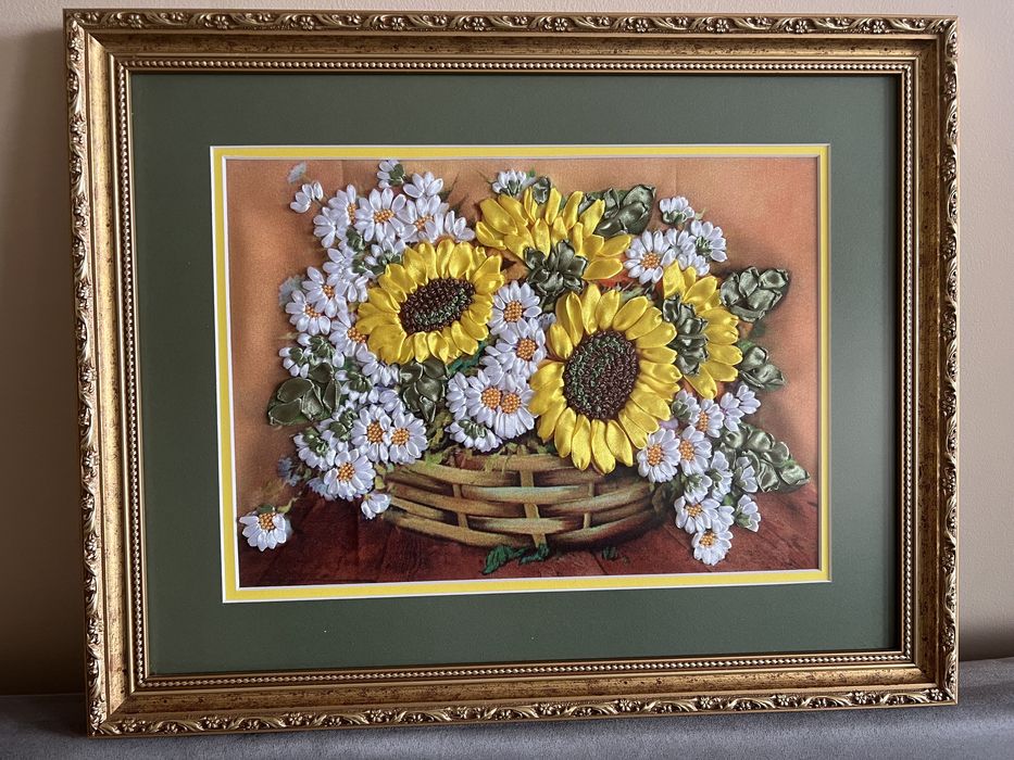 Obraz tęcznie haftowany wstążkami i koralikami