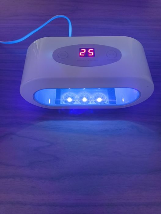 Máquina catalítica para unhas