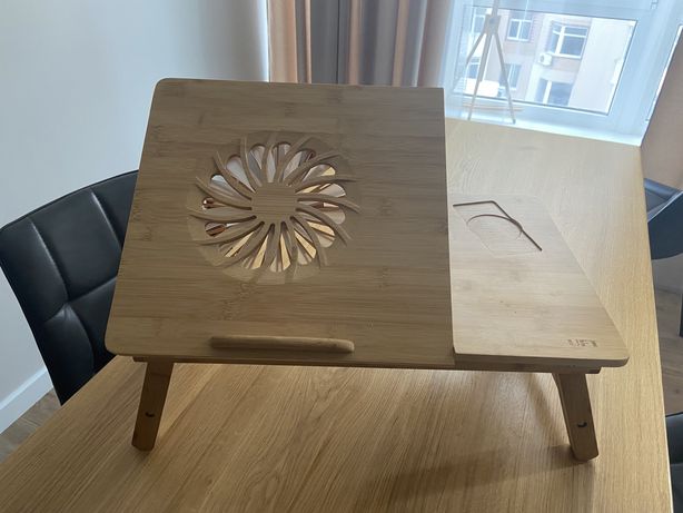 Продам бамбуковый столик доя ноутбука UFT