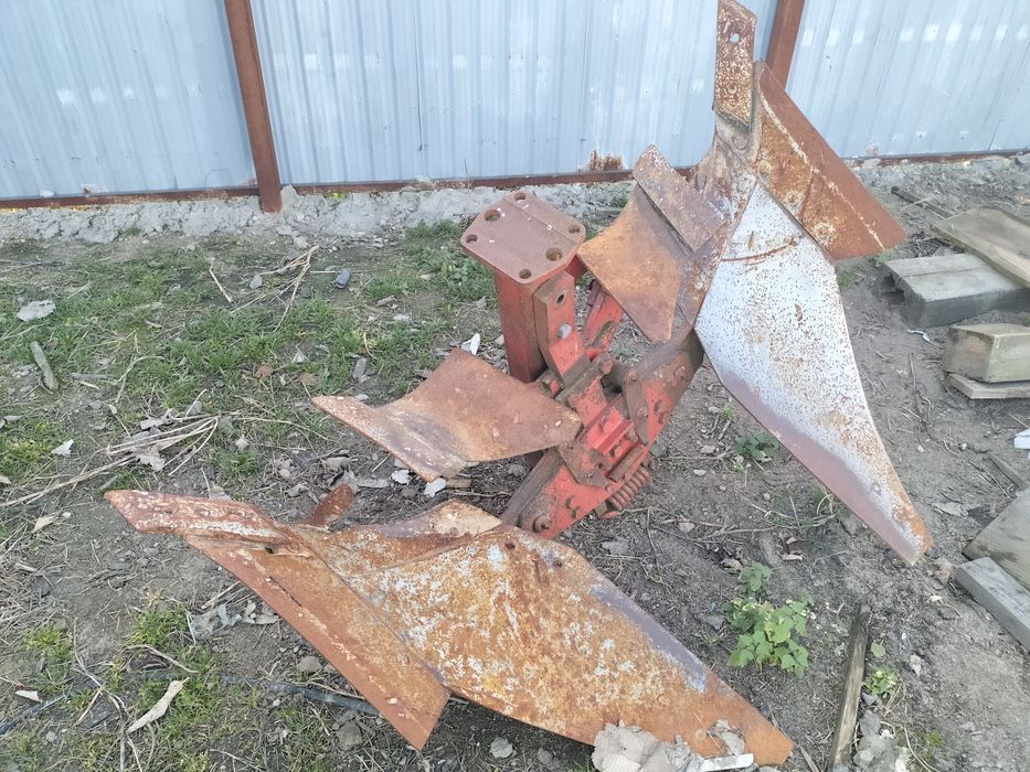 Pług obrotowy 4skibowy