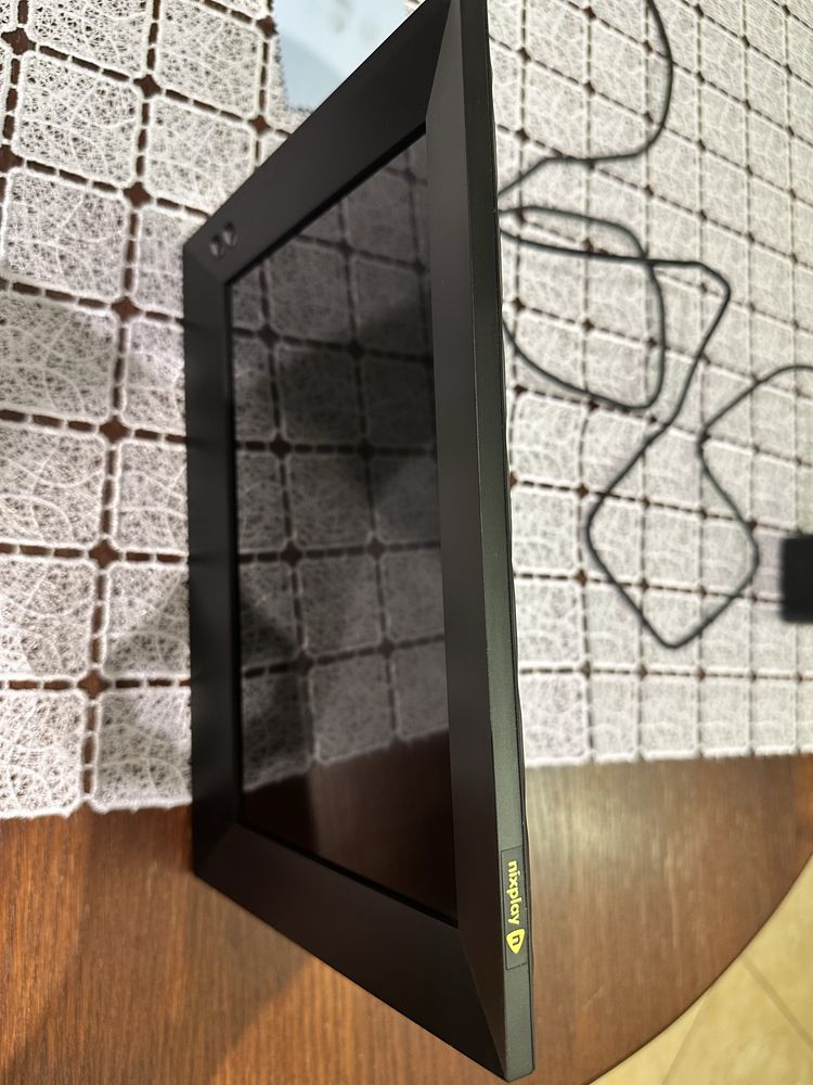 Cyfrowa Ramka na zdjecia Nixplay W10F-12 Wi-fi