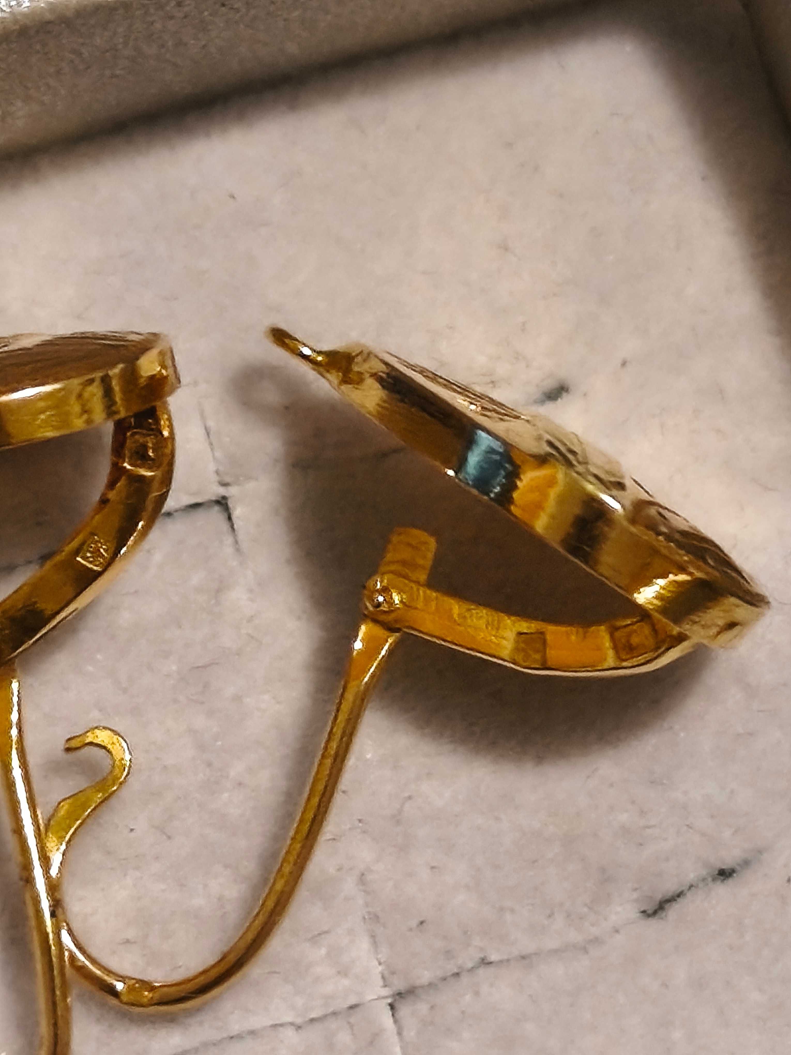 Brincos em ouro de Lei