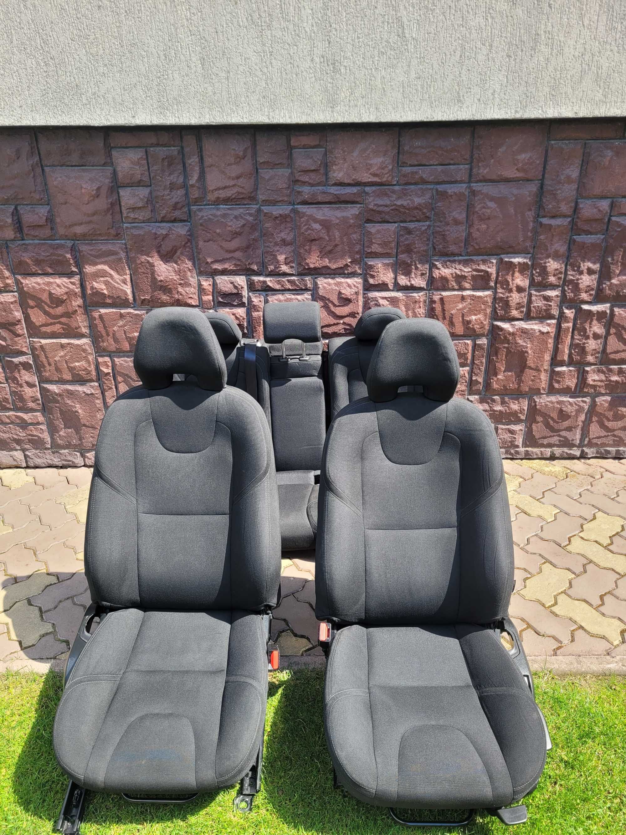 Komplet foteli do Volvo V40