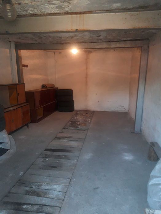 Продам гараж в корабельном районе кооператив "Металлург "