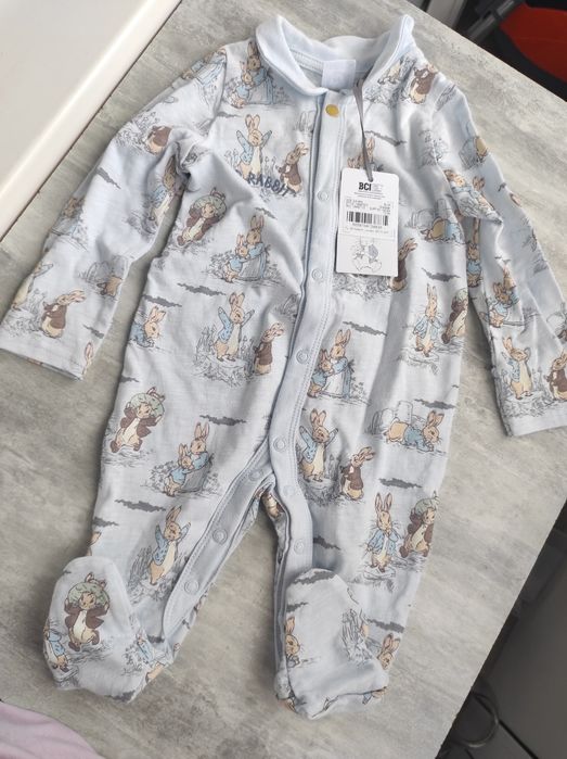 Человечек закрытыми ножками