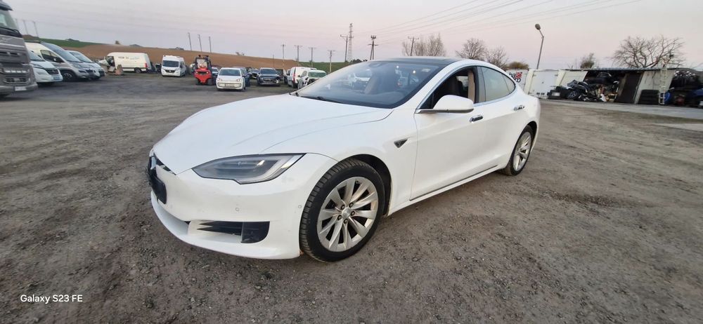 Tesla Model S Tesla S 75 2016r lift bogate wyposażenie Europa