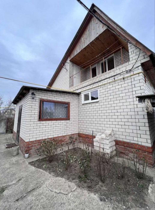 Продаю 2х этажный коттедж в живописном р-не г Мерефа