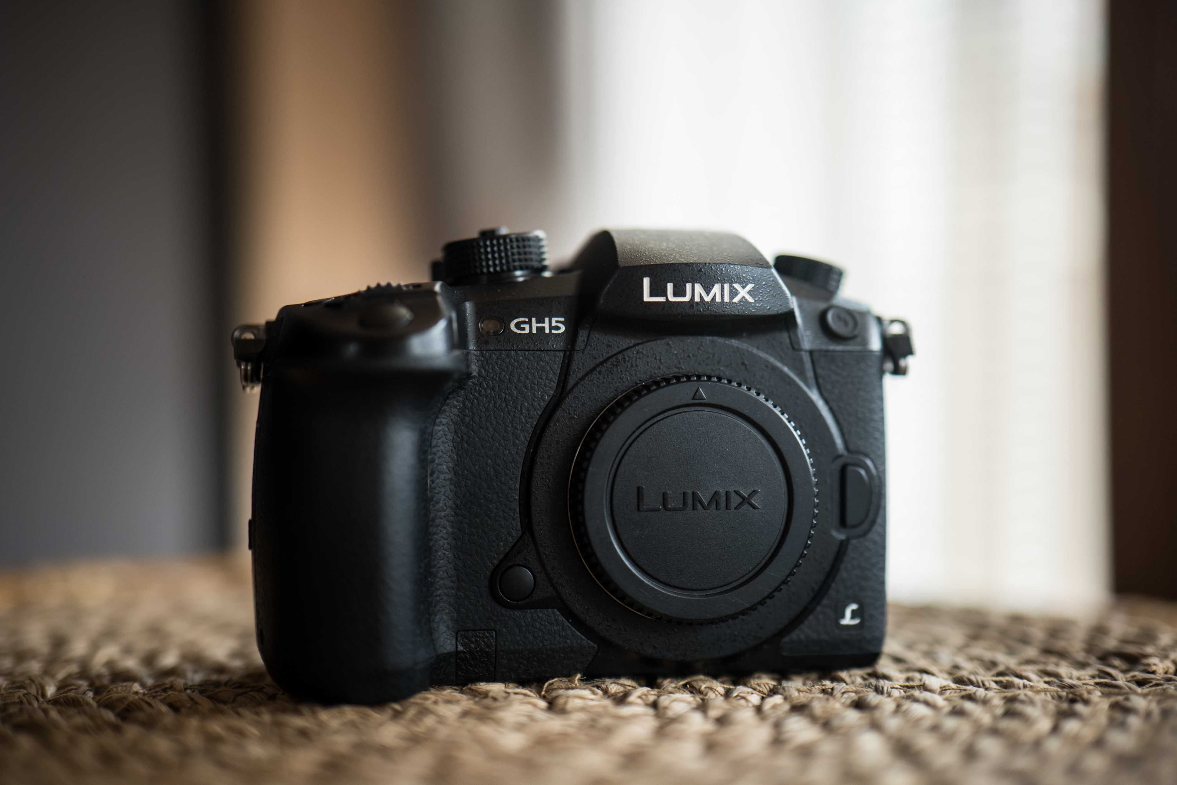 panasonic lumix GH5 v-LOG, mały przebieg, bardzo dobry stan