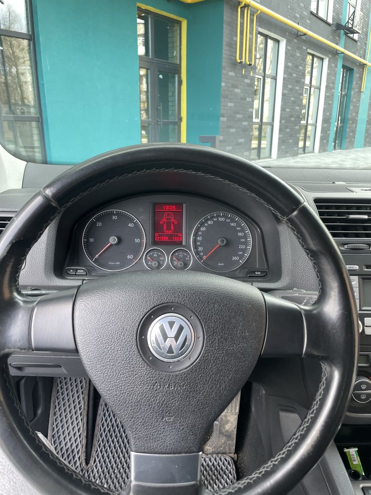 Volkswagen Golf V