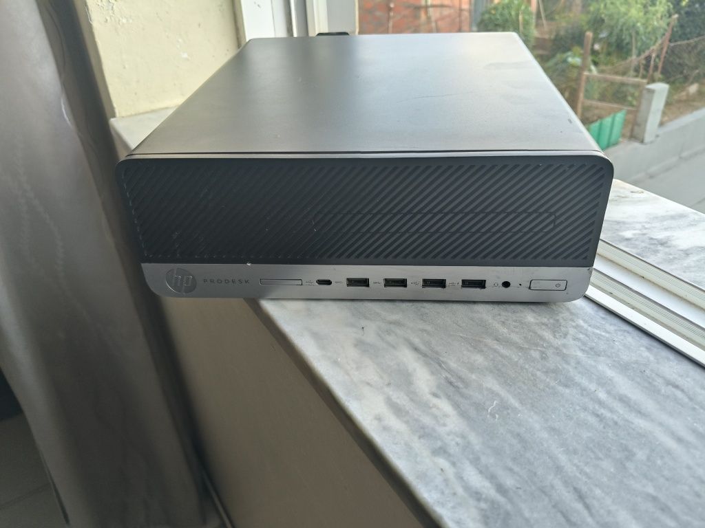 HP prodesk 600 G3 SFF Core i5 com monitor