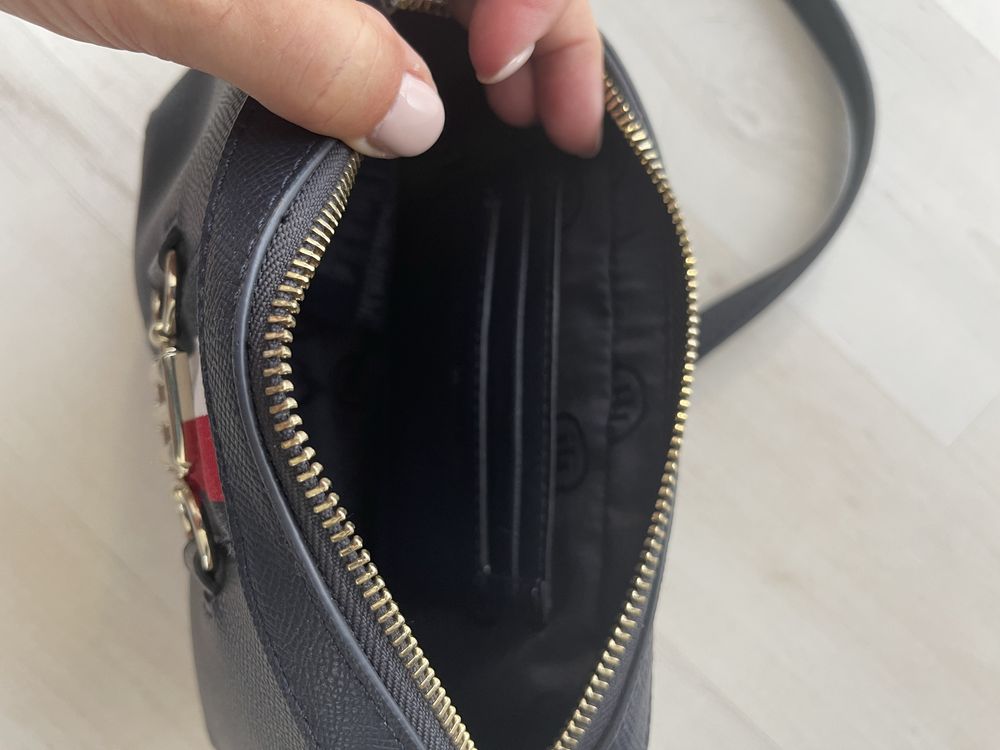 Torwbka firmy Tommy Hilfiger