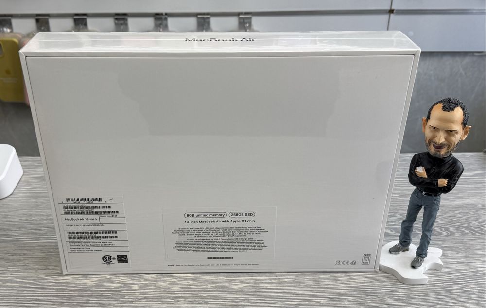 MacBook Air 13  M1 / RAM 8 / SSD 256 GB / Space Grey / Новий !