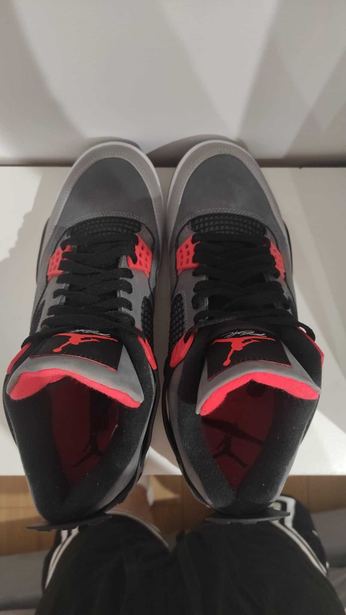 | Jordan 4 Retro Infrared | rozmiar 44 |