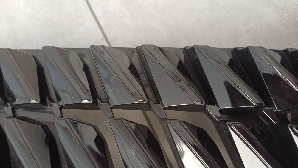 Nissan Qashqai J 12 f.l. face lifting zderzak/ kratka wlotu powietrza