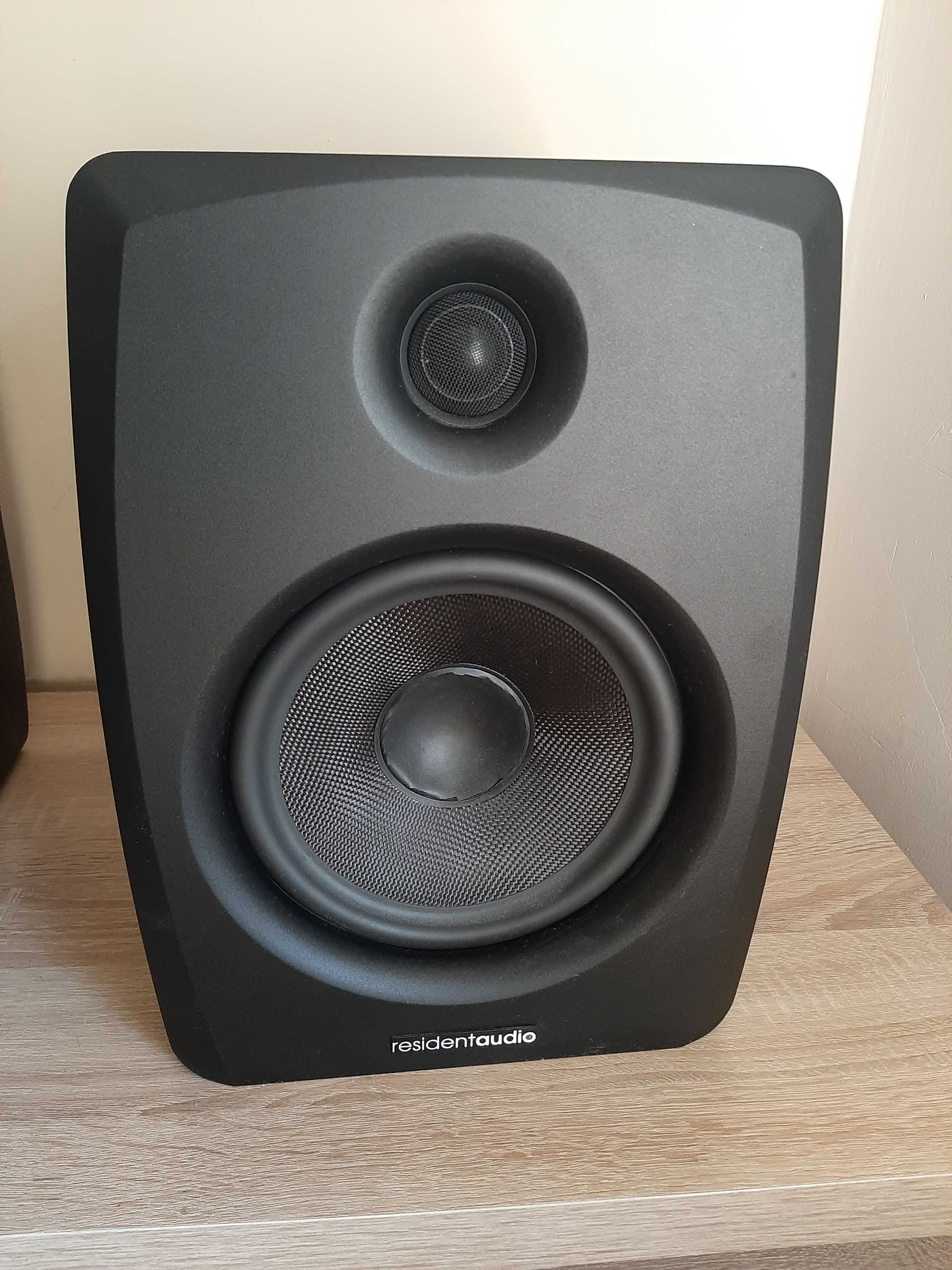 Monitory studyjne Resident audio M8