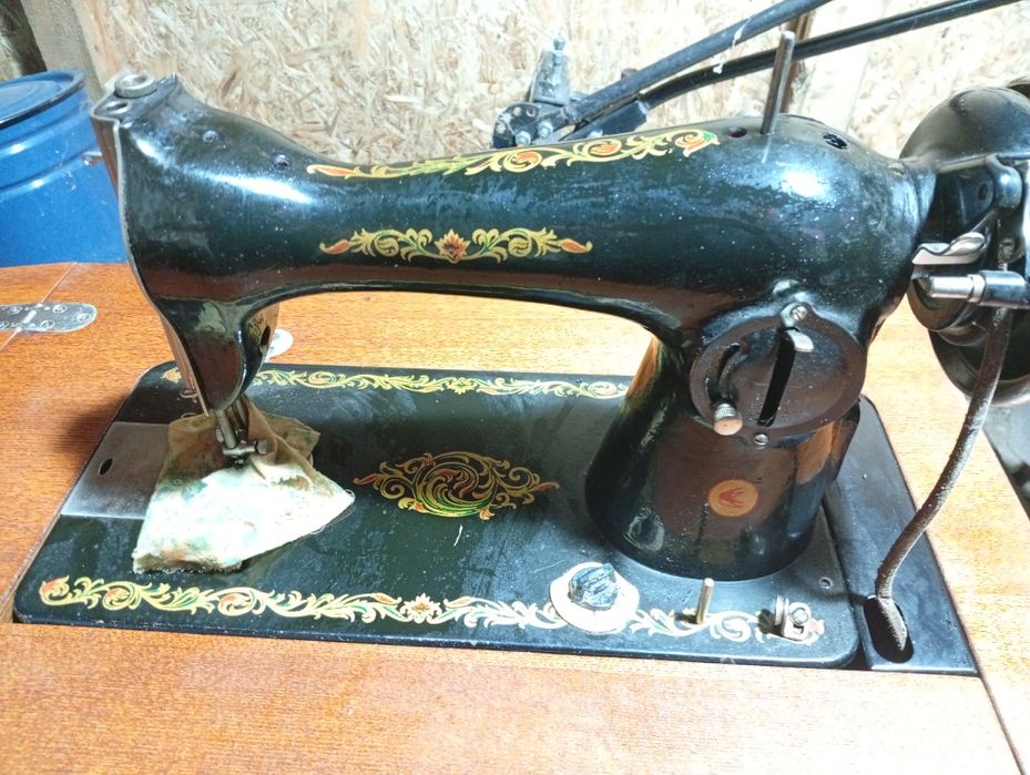 Швейна машинка "Чайка"