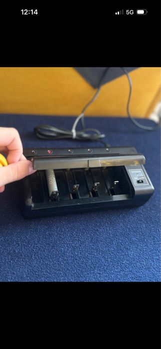 Ladowarka do akumulatorów - Philips