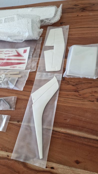 Avião rc Thunder Tiger Cessna 182