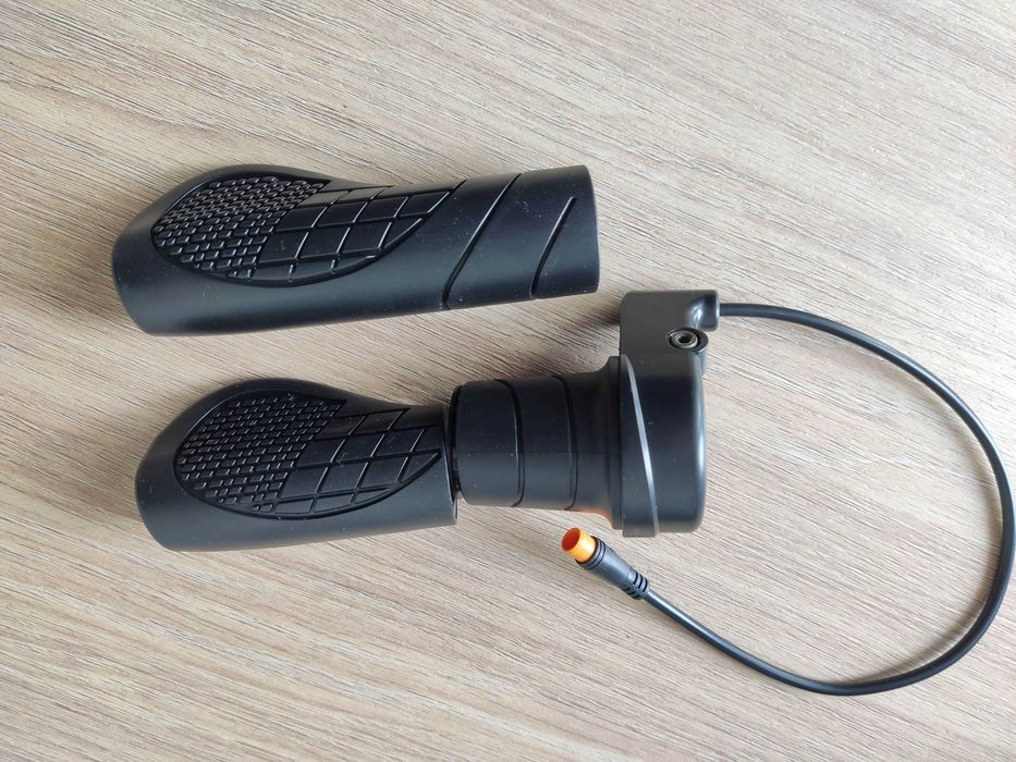 Manetka gazu przepustnica z wtyczką HIGO