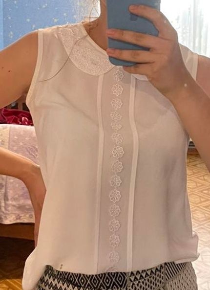 Блузка белая вискоза BERSHKA размер  XL