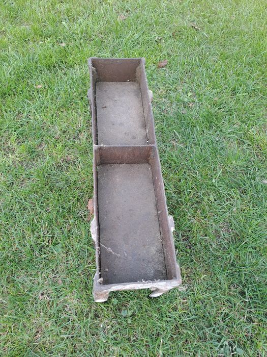 Forma do produkcie cegły- metalowa