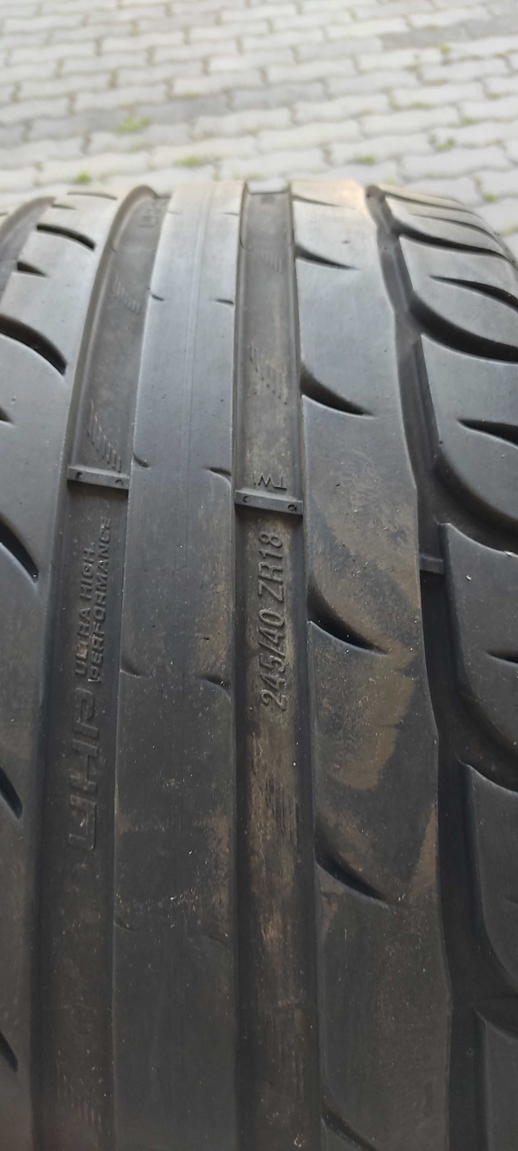 Pneu 245/40 ZR18