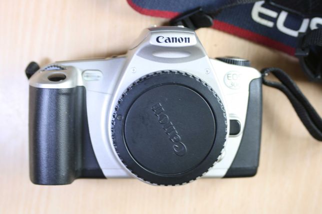 Пленочный аналоговый зеркальный фотоаппарат Canon EOS 300 28/55