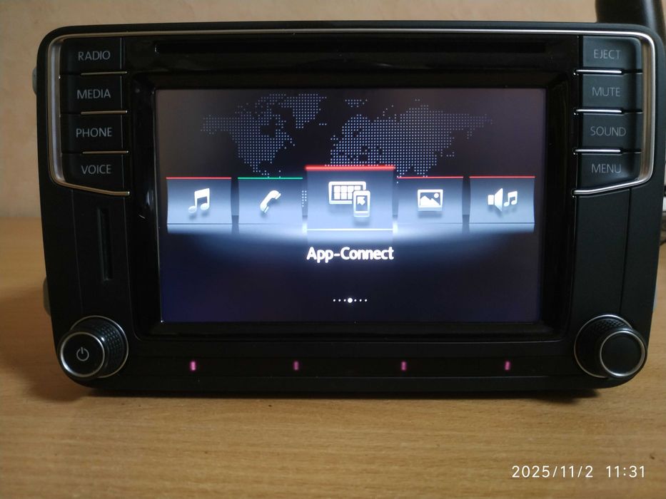 Штатна мультимедійна система VAG Composition Media 5K7035200F