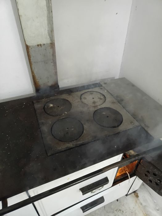 Fogão lenha Oliveirinha com defeitos