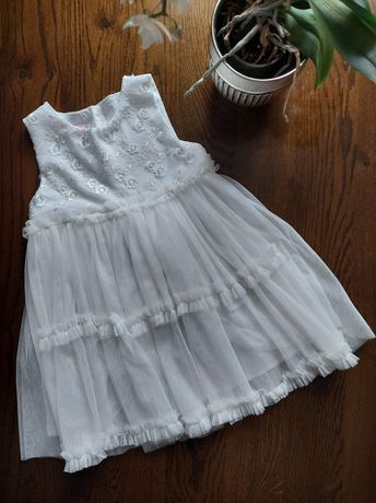 Piękna biała sukienka 110