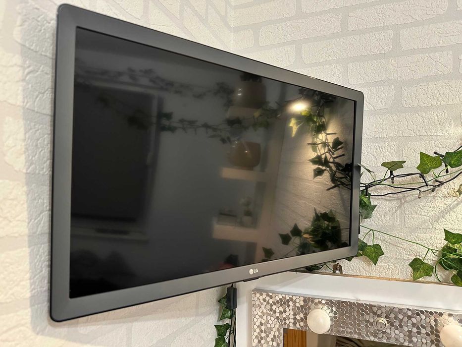 LG Smart TV LED 24TN510S-PZ Monitor